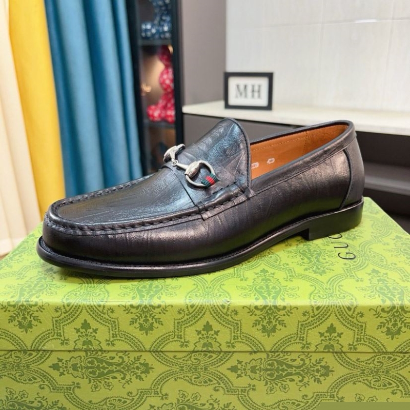 G*u*i leather shoes